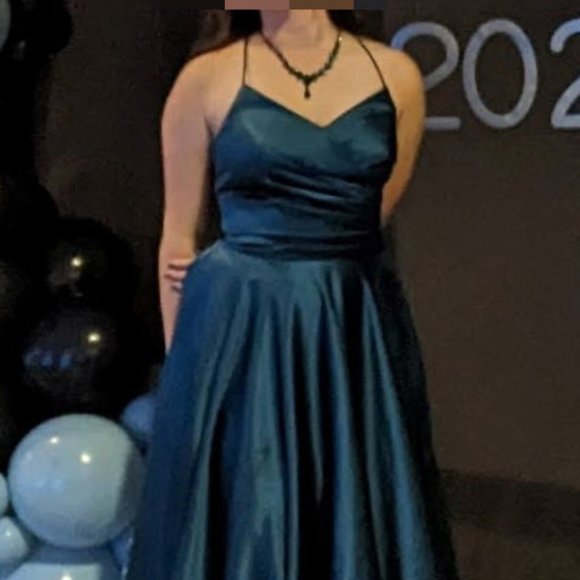 Dress for special occasions. - Picture 8 of 8